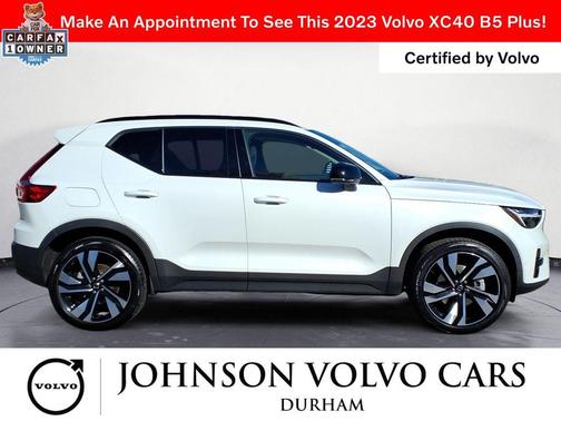 2023 Volvo XC40 B5 Plus Dark Theme