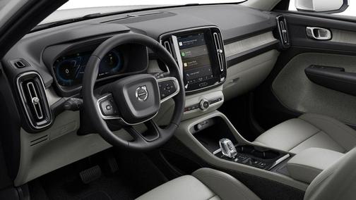 2023 Volvo XC40 B5 Plus Dark Theme
