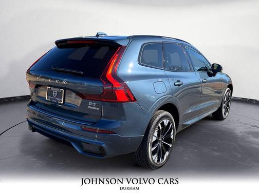 2026 Volvo XC60 B5 Plus