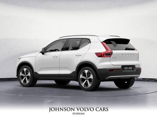 2023 Volvo XC40 B5 Plus Bright Theme