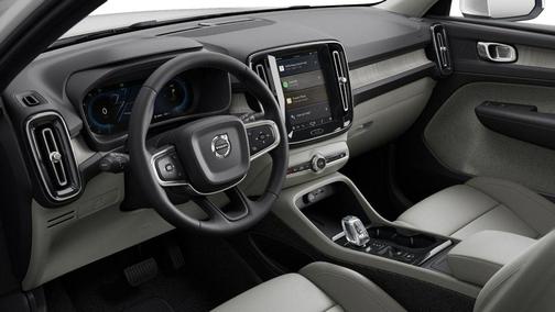 2023 Volvo XC40 B5 Plus Bright Theme