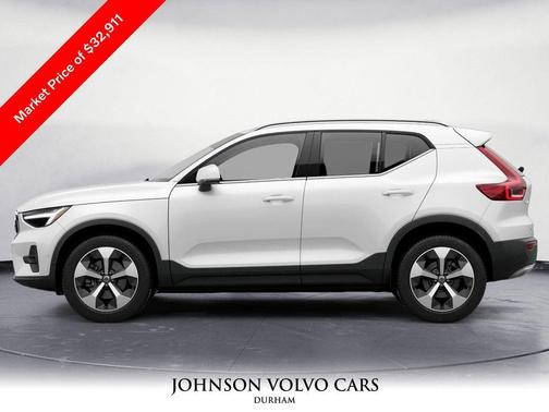 2023 Volvo XC40 B5 Plus Bright Theme