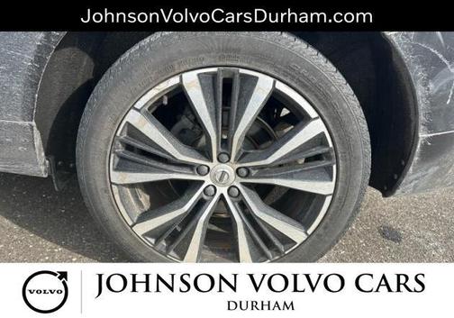 Onyx Black Metallic 2023 Volvo XC60 B5 Plus Dark Theme