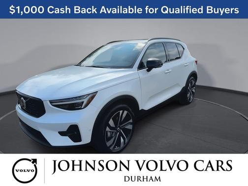 Crystal White 2026 Volvo XC40 Ultra, B5 AWD Gas (mild hybrid), Dark