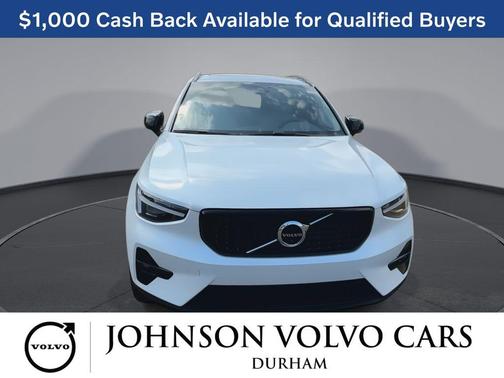 Crystal White 2026 Volvo XC40 Ultra, B5 AWD Gas (mild hybrid), Dark