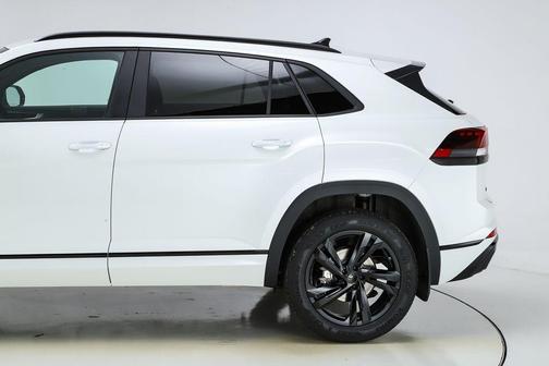 2025 Volkswagen Atlas Cross Sport 2.0T SEL R-Line Black