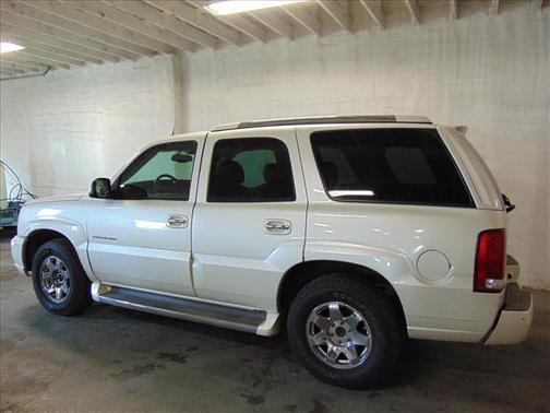 2005 Cadillac Escalade Base