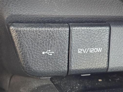 2023 Toyota Camry Hybrid SE