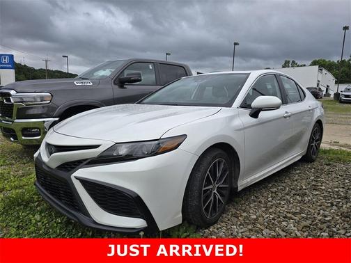 2023 Toyota Camry Hybrid SE