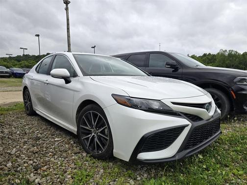 2023 Toyota Camry Hybrid SE