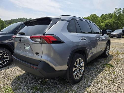 2022 Toyota RAV4 XLE Premium