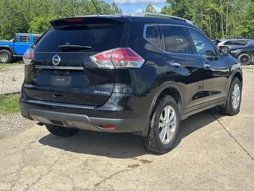 2016 Nissan Rogue SV