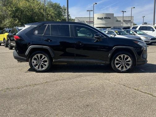 2019 Toyota RAV4 XLE Premium