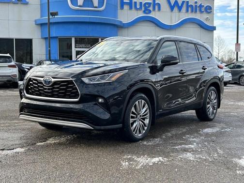 2021 Toyota Highlander Hybrid Platinum