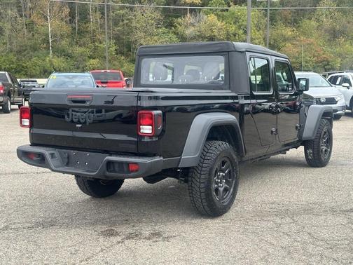 2020 Jeep Gladiator Sport
