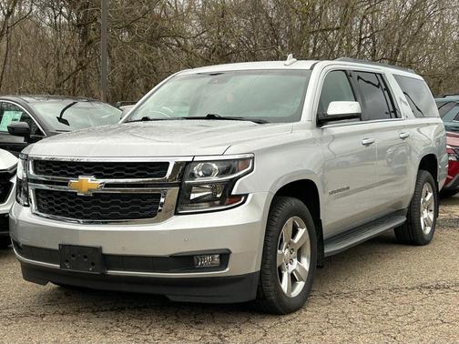 Silver Ice Metallic 2016 Chevrolet Suburban LT