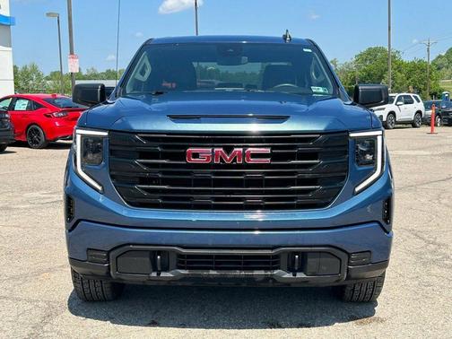 Metallic 2024 GMC Sierra 1500 Pro