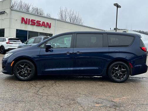 2019 Chrysler Pacifica Touring Plus