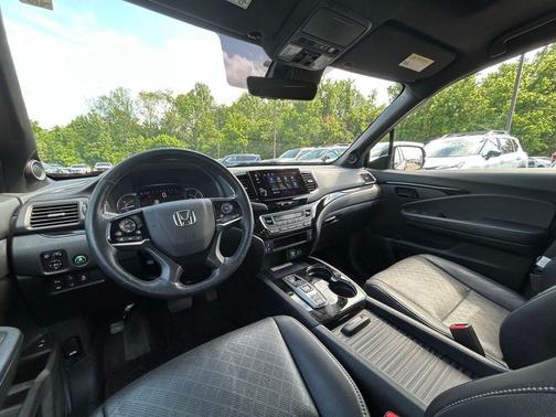 Radiant Red Metallic II 2023 Honda Passport Elite