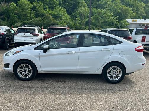 Oxford White 2018 Ford Fiesta SE