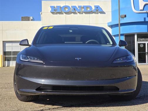 2025 Tesla Model 3 Long Range