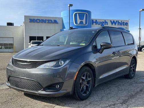 2018 Chrysler Pacifica Touring-L