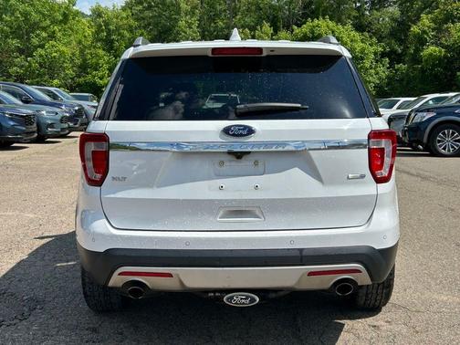 Oxford White 2016 Ford Explorer XLT