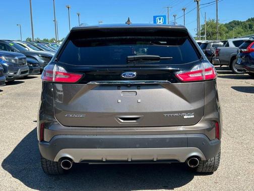 Stone Gray Metallic 2019 Ford Edge Titanium