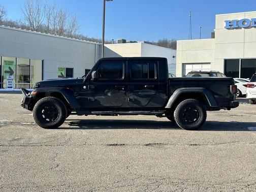 2020 Jeep Gladiator Sport