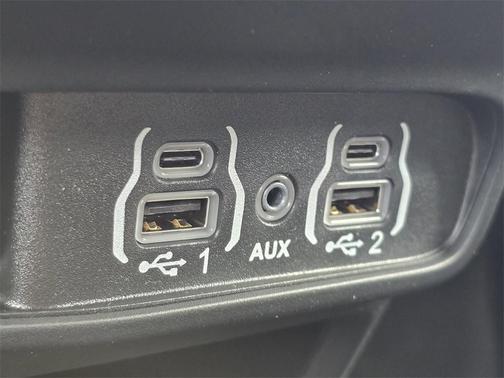 2025 Chrysler Voyager LX