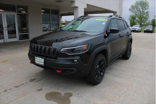 2023 Jeep Cherokee Trailhawk 4x4