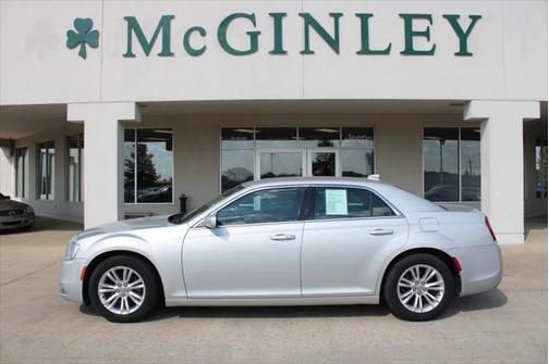 2019 Chrysler 300 Touring