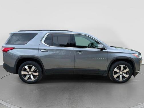 Satin Steel Metallic 2020 Chevrolet Traverse LT Leather