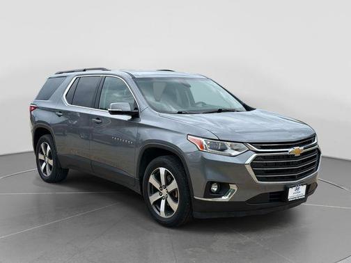 Satin Steel Metallic 2020 Chevrolet Traverse LT Leather