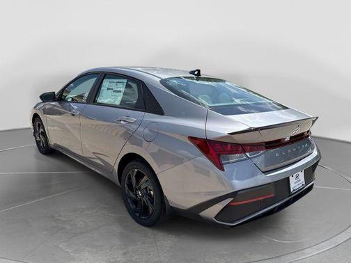 Fluid Metal 2026 Hyundai ELANTRA HEV SEL Sport