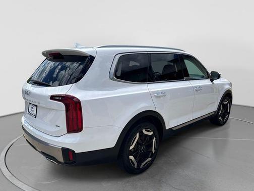 Glacial White Pearl 2025 Kia Telluride S