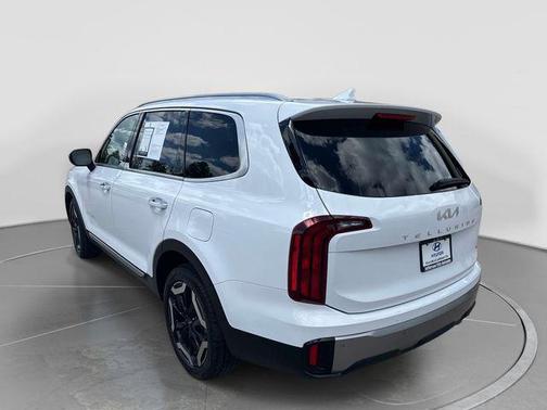 Glacial White Pearl 2025 Kia Telluride S