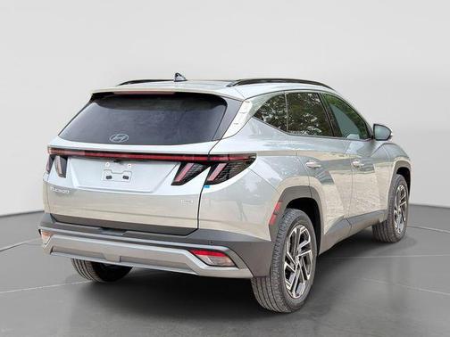 Shimmering Silver 2026 Hyundai TUCSON Limited