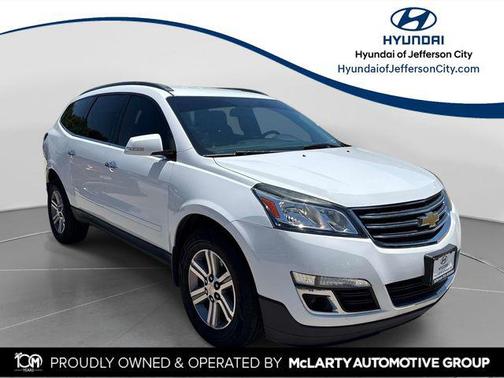 Summit White 2017 Chevrolet Traverse 1LT