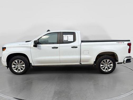 Summit White 2023 Chevrolet Silverado 1500 Custom
