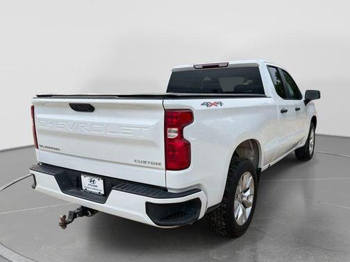 Summit White 2023 Chevrolet Silverado 1500 Custom