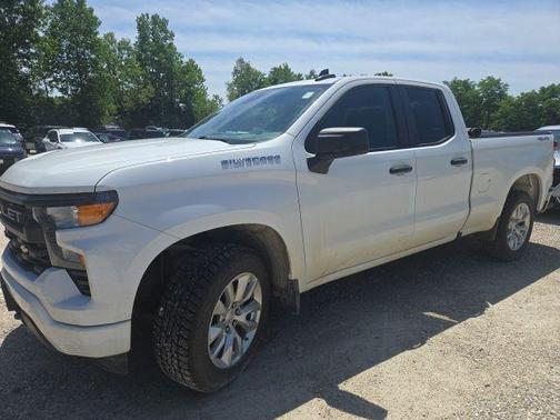 Summit White 2023 Chevrolet Silverado 1500 Custom