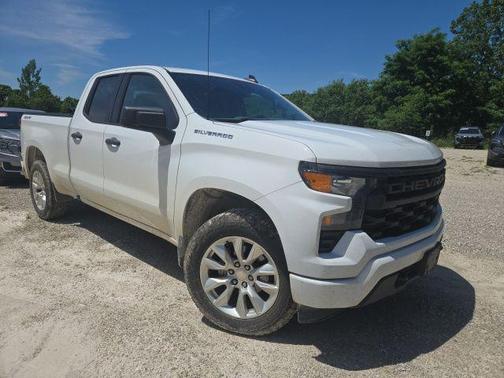 Summit White 2023 Chevrolet Silverado 1500 Custom