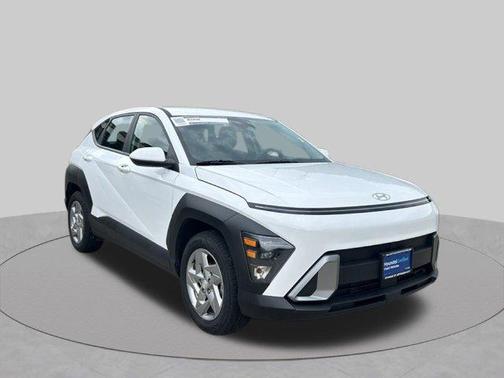 Atlas White 2026 Hyundai KONA SE