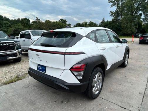 Atlas White 2026 Hyundai KONA SE