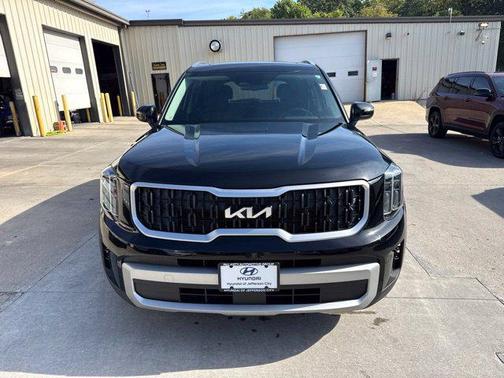 Ebony Black 2024 Kia Telluride EX