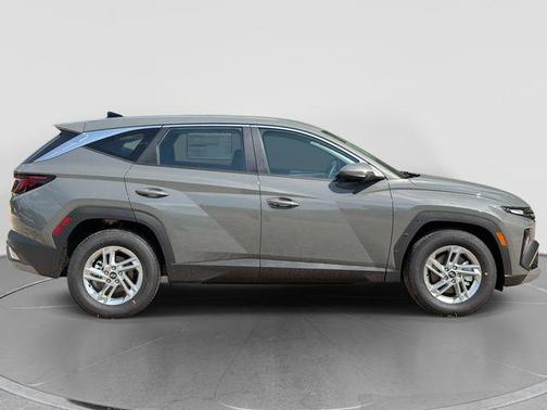 Hampton Gray 2026 Hyundai TUCSON SE
