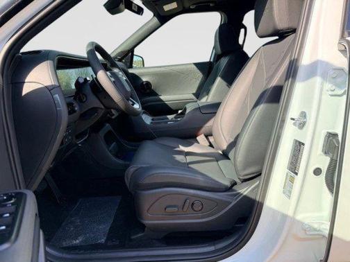 Creamy White Pearl 2026 Hyundai PALISADE XRT Pro