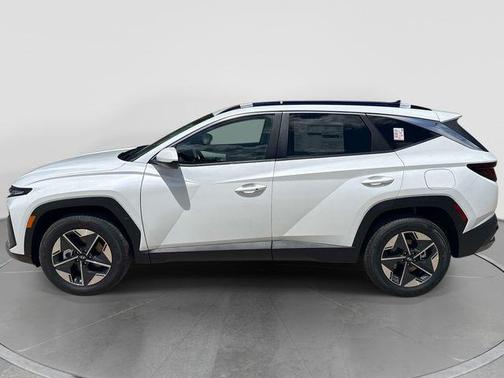 Creamy White Pearl 2026 Hyundai TUCSON Hybrid SEL
