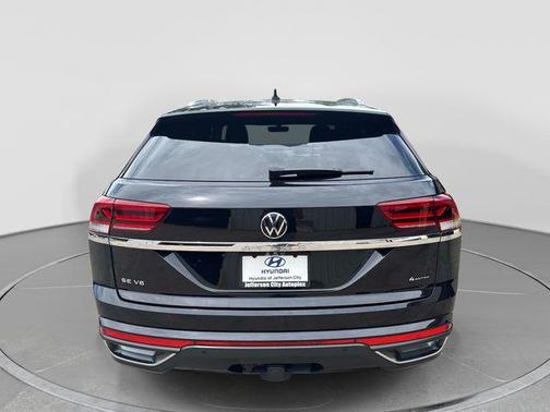 Deep Black 2023 Volkswagen Atlas Cross Sport 3.6L V6 SE w/Technology